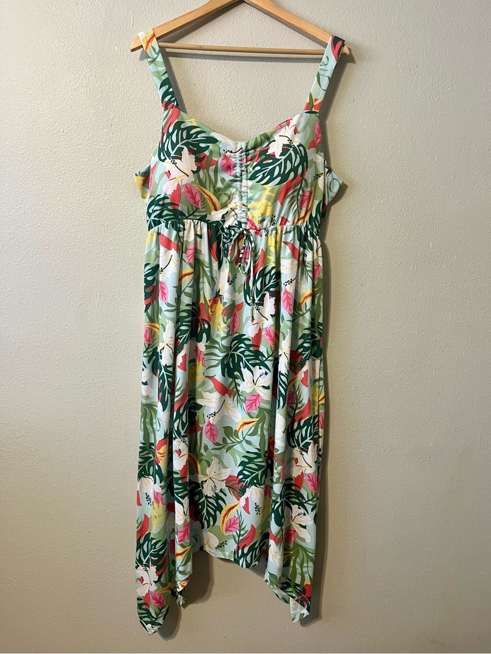 Tropical Print Sundress Sleeveless Asymmetrical Hem Built in Bra Cups
Resort 2X